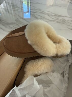 Ugg Disquette NWOT